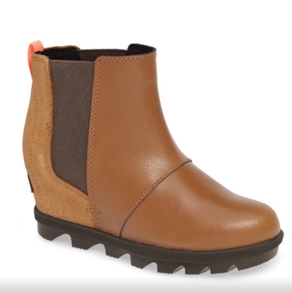 Sorel Joan of Arctic Chelsea boot size 5